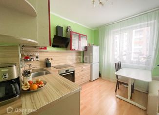Продается трехкомнатная квартира, 82.2 м2, Екатеринбург, улица Степана Разина, 107Ак2, улица Степана Разина