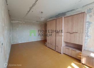 Продается двухкомнатная квартира, 45.4 м2, Киров, улица Воровского, 133