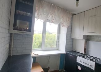 Продается 2-комнатная квартира, 44 м2, Екатеринбург, улица Новаторов, 11, метро Проспект Космонавтов