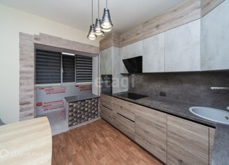 Продам четырехкомнатную квартиру, 93.9 м2, посёлок городского типа Излучинск, Таёжная улица, 12