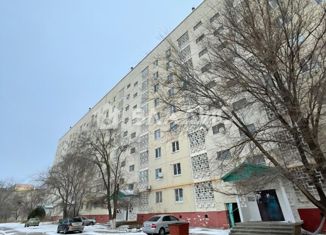 Продам 2-комнатную квартиру, 50 м2, Элиста, 2-й микрорайон, 15, 2-й микрорайон