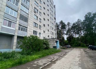 Продается 1-комнатная квартира, 37.5 м2, Пермский край, улица Орджоникидзе, 4