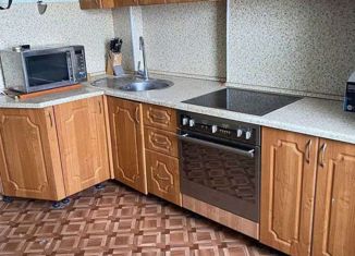 Сдам 3-комнатную квартиру, 64 м2, Старый Оскол, микрорайон Северный, 32