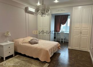 Продам трехкомнатную квартиру, 117 м2, Краснодарский край, улица имени П.М. Гаврилова, 27