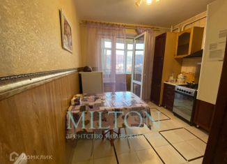 Сдается в аренду 1-комнатная квартира, 40 м2, Геленджик, Колхозная улица, 11