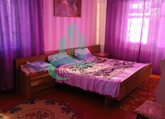 Продажа четырехкомнатной квартиры, 80.7 м2, посёлок городского типа Советский, Парковая улица, 15