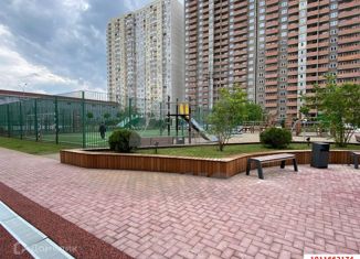 Продается трехкомнатная квартира, 79 м2, Краснодар, улица Дежнёва, 29/3, улица Дежнёва