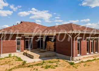 Продается дом, 360 м2, коттеджный поселок Благодать, улица Генерала Трошева, 12