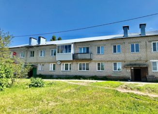 Продается 2-ком. квартира, 42.7 м2, деревня Ровное, Школьная улица, 3