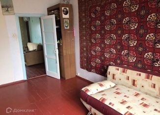 Продам 2-ком. квартиру, 40 м2, Крымск, Комсомольская улица, 67