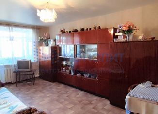 Продам 3-комнатную квартиру, 58 м2, Нижний Новгород, улица Баумана, 48к1, улица Баумана