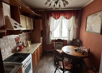 Продается 2-комнатная квартира, 52 м2, Старый Оскол, микрорайон Макаренко, 39