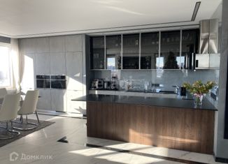 Продаю двухкомнатную квартиру, 73 м2, Екатеринбург, улица Новаторов, 8, ЖК Новаторов