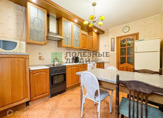 Сдается в аренду 4-комнатная квартира, 80 м2, Самара, проспект Ленина, 1