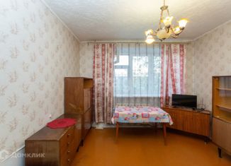 Продаю 2-ком. квартиру, 50 м2, Тобольск, Уватская улица, 8