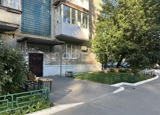 Продажа 2-комнатной квартиры, 61.7 м2, Тюмень, улица Хохрякова, 32, Центральный округ