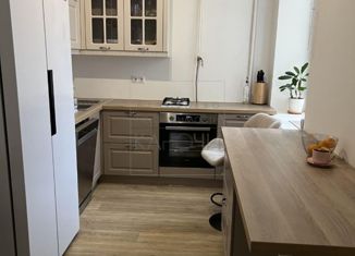 Продажа трехкомнатной квартиры, 56 м2, Москва, Студенческая улица, 42