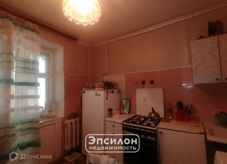 Продается 2-ком. квартира, 50.6 м2, Курская область, улица Парижской Коммуны, 32