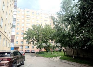 Сдам в аренду трехкомнатную квартиру, 68 м2, Орёл, 4-я Курская улица, 8