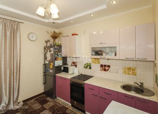 Продается двухкомнатная квартира, 56.4 м2, Тюменская область, улица Бакинских Комиссаров, 3