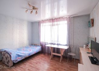 Продается 1-комнатная квартира, 40 м2, Новоалтайск, 8-й микрорайон, 22