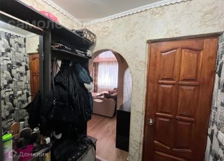 Продается двухкомнатная квартира, 40 м2, Артёмовский, улица Достоевского, 2