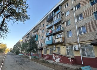 Продажа четырехкомнатной квартиры, 59.2 м2, Калмыкия, 3-й микрорайон, 23