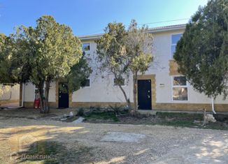 Продаю 3-ком. квартиру, 100 м2, поселок городского типа Заозерное, Садовая улица, 60