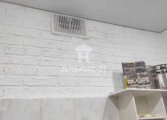 Продается 1-комнатная квартира, 13.4 м2, Азов, Севастопольская улица, 109