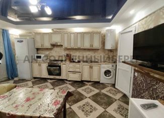 Продается таунхаус, 65 м2, поселок городского типа Новомихайловский, 2-й микрорайон, 8