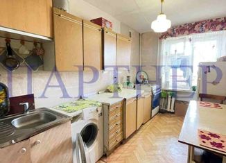 Продам четырехкомнатную квартиру, 77.7 м2, Георгиевск, улица Калинина