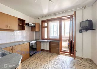 Продам 4-ком. квартиру, 81.1 м2, Самара, проспект Карла Маркса, 13, Железнодорожный район