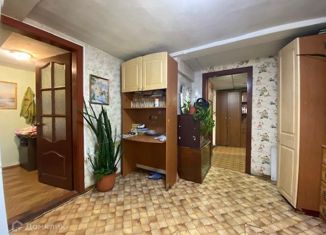 Продажа 3-ком. квартиры, 48 м2, Иркутск, улица Фридриха Энгельса, 35, Правобережный округ