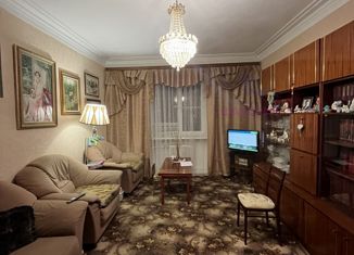 Продажа трехкомнатной квартиры, 68 м2, Орск, улица Суворова, 36