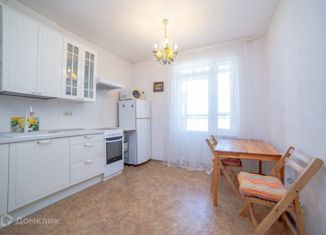 Продается 2-комнатная квартира, 61.3 м2, Свердловская область, улица Павла Шаманова, 50