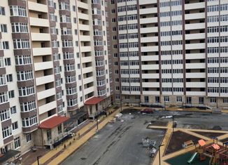 Продаю 3-ком. квартиру, 74 м2, Каспийск, проспект М. Омарова, 9Б