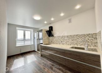 Продам 1-комнатную квартиру, 43 м2, Тюмень, ЖК Ария, улица Тимофея Кармацкого, 9