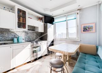 Продаю 2-ком. квартиру, 50.8 м2, Москва, улица Раменки, 6к2, улица Раменки