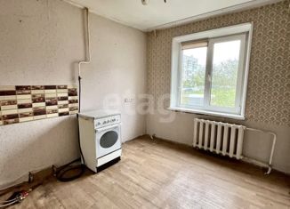 Продам 2-комнатную квартиру, 52.2 м2, Челябинская область, улица 8 Марта, 80