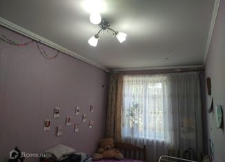 Продается 3-комнатная квартира, 52 м2, поселок городского типа Ахтырский, Красная улица, 60