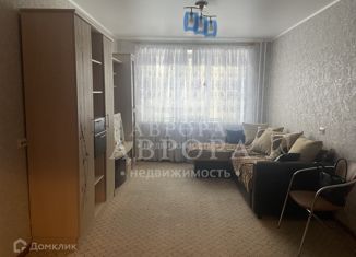 Сдам в аренду трехкомнатную квартиру, 72 м2, Челябинская область, улица Мичурина, 138