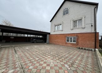 Продаю дом, 350 м2, Новокубанск, улица Дзержинского, 24А