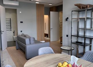 Двухкомнатная квартира на продажу, 81 м2, Москва, улица Лавочкина, 32, метро Речной вокзал