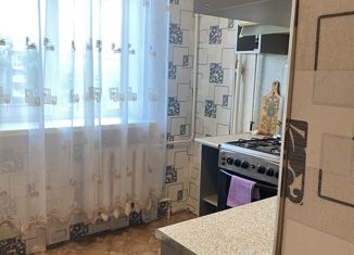 Продаю 1-комнатную квартиру, 32 м2, Курган, проспект Конституции, 57, жилой район Энергетики