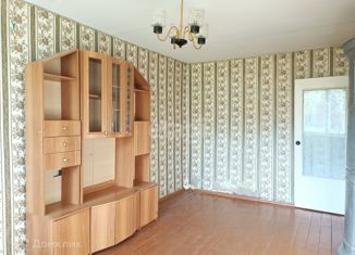 Продаю 3-ком. квартиру, 53.3 м2, Боровичи, Речная улица, 19