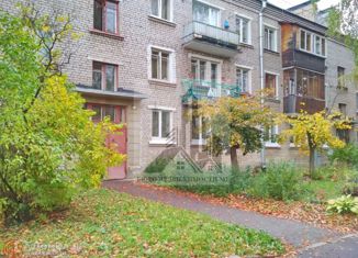 Продается 1-ком. квартира, 32 м2, Петергоф, Озерковая улица, 5