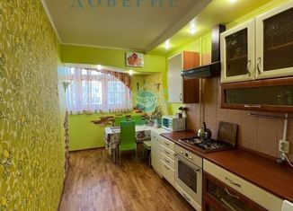 Продаю трехкомнатную квартиру, 70.1 м2, Астраханская область, Хибинская улица, 4