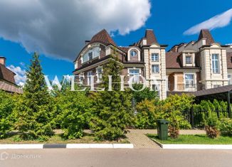 Сдается таунхаус, 424 м2, село Ильинское, площадь Европы