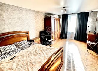 Продается однокомнатная квартира, 32 м2, Москва, улица Демьяна Бедного, 2к1, метро Народное Ополчение