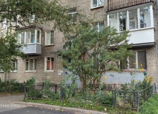 Продается 1-ком. квартира, 30.4 м2, Санкт-Петербург, улица Лазо, 14, улица Лазо